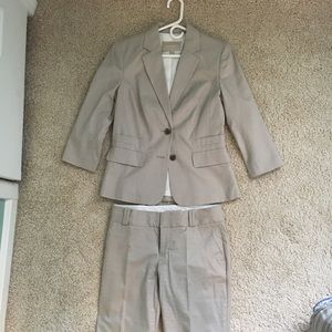 Women’s pant suit